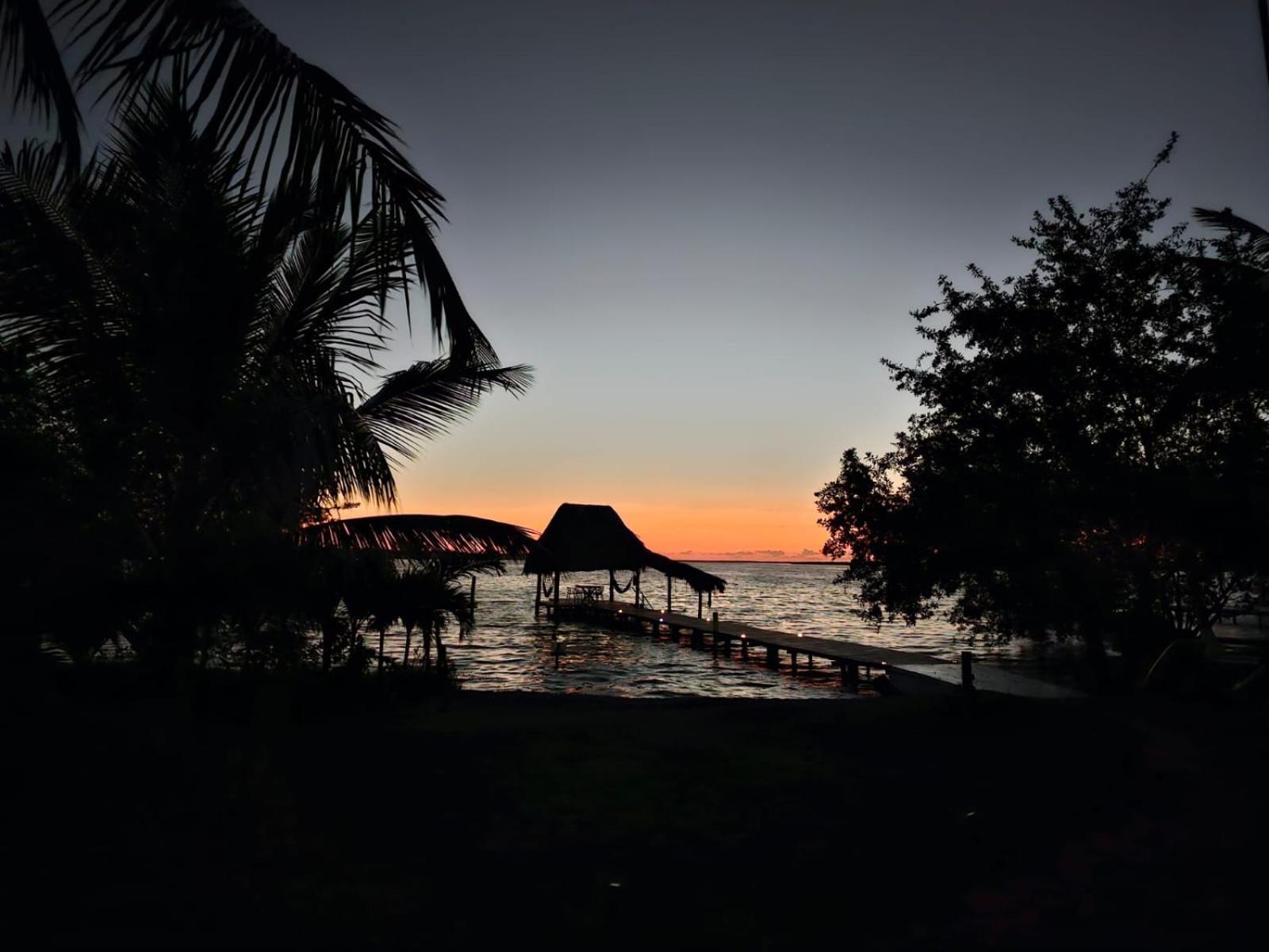 Cabana Con Muelle Privado En La Laguna De Bacalar Exterior photo