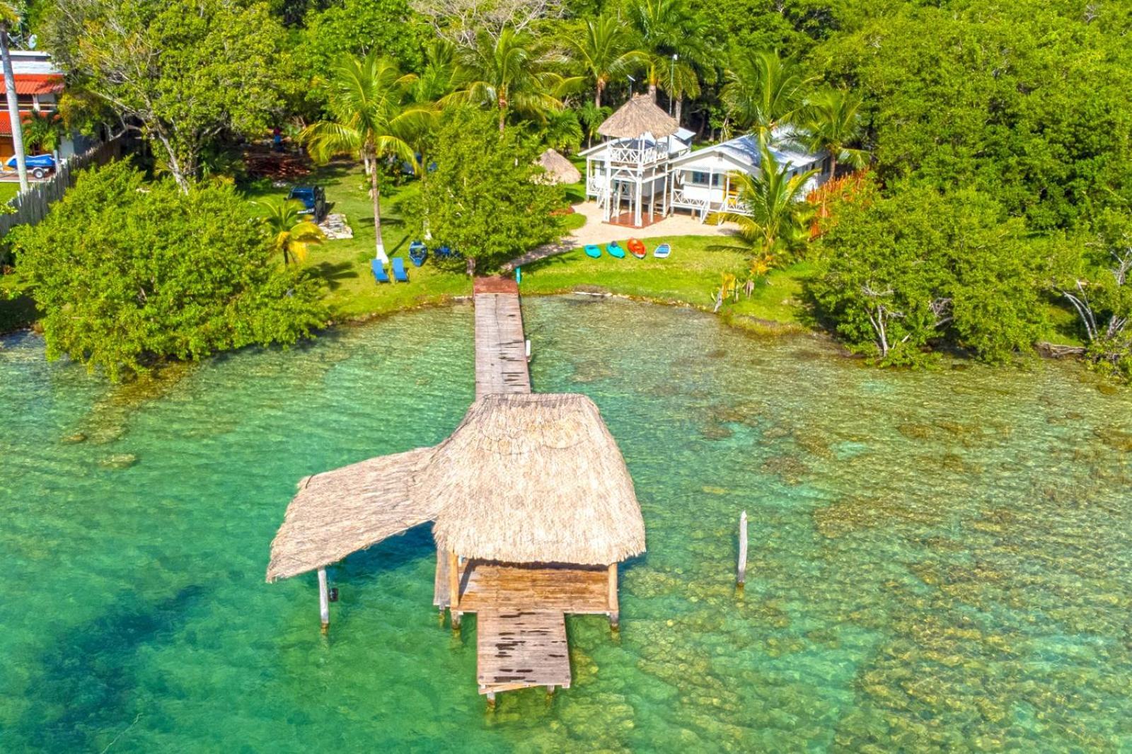 Cabana Con Muelle Privado En La Laguna De Bacalar Exterior photo